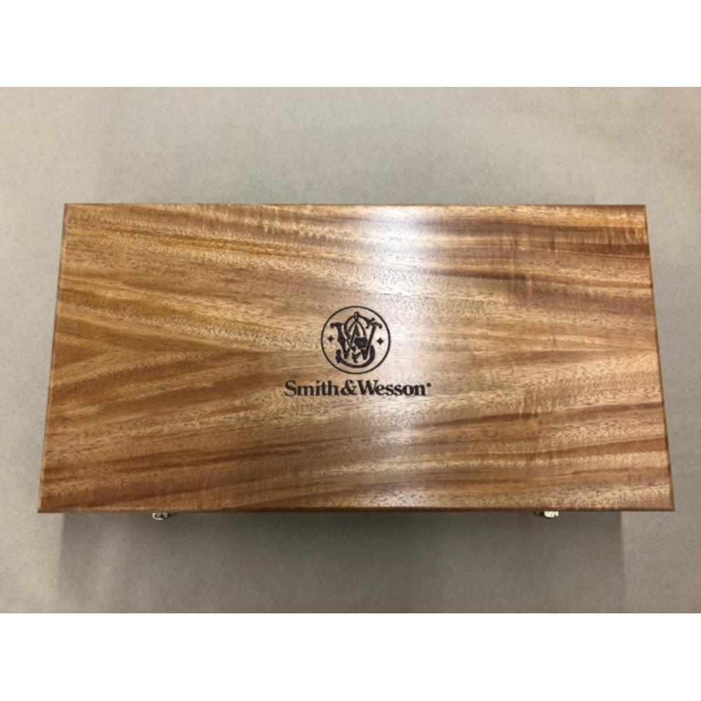 Bullseye North S&W Wooden Presentation Case For 6" Revolver 410440000